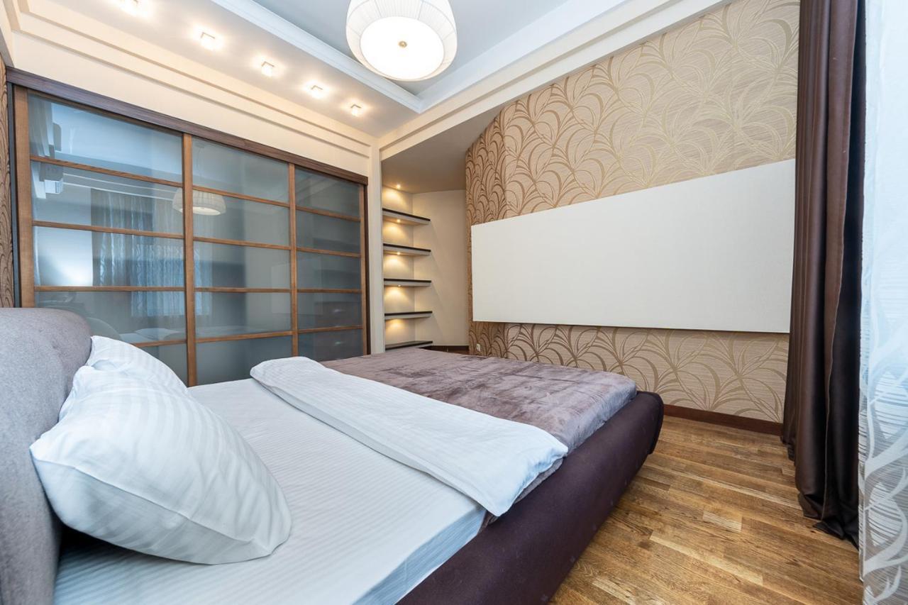קייב Apartments On Besarabka מראה חיצוני תמונה