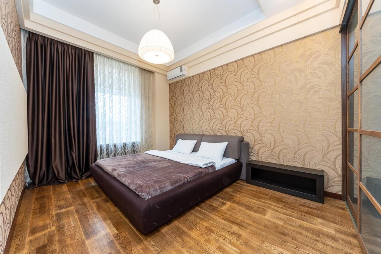 קייב Apartments On Besarabka מראה חיצוני תמונה