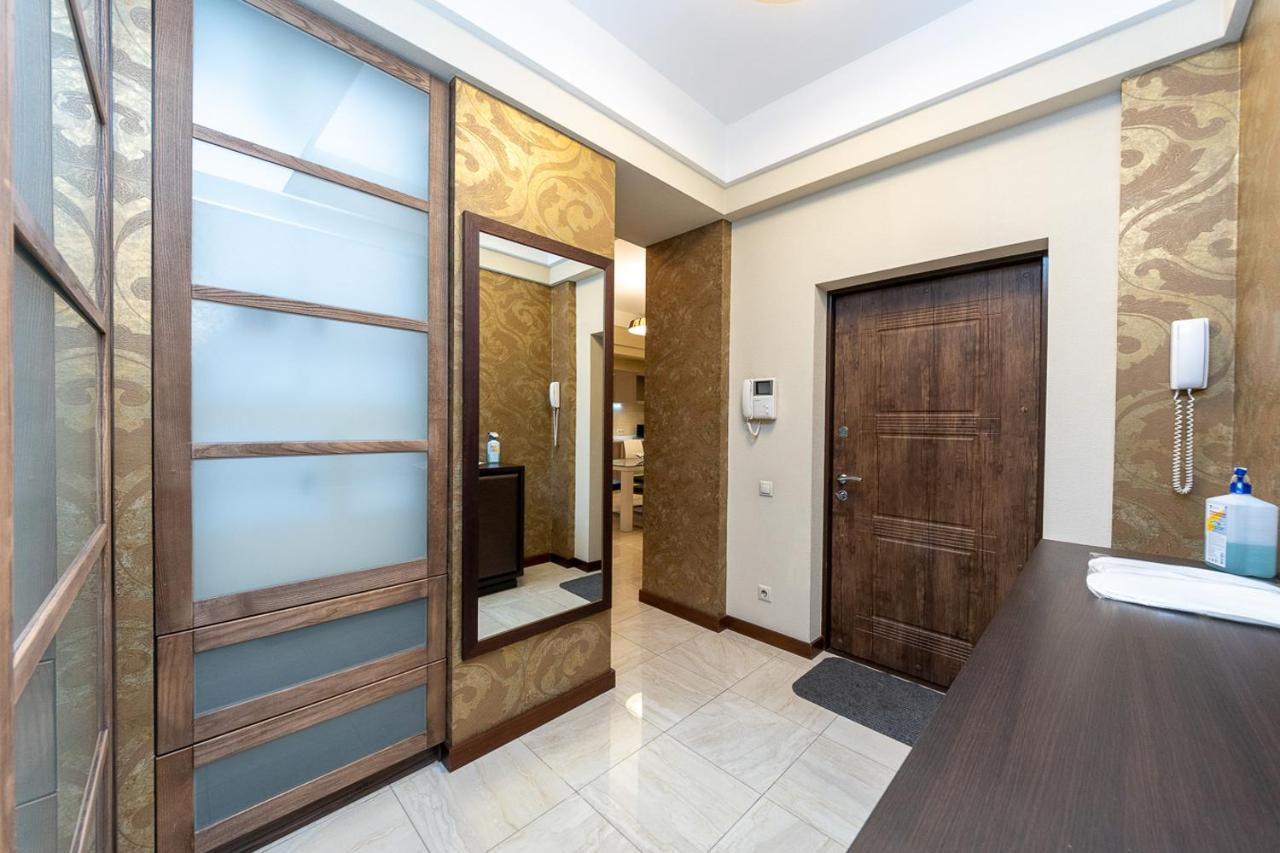 קייב Apartments On Besarabka מראה חיצוני תמונה