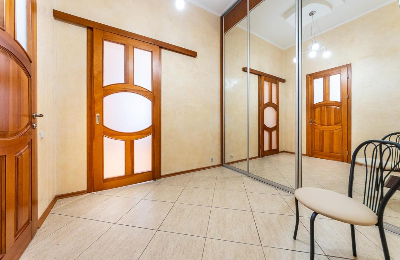 קייב Apartments On Besarabka מראה חיצוני תמונה