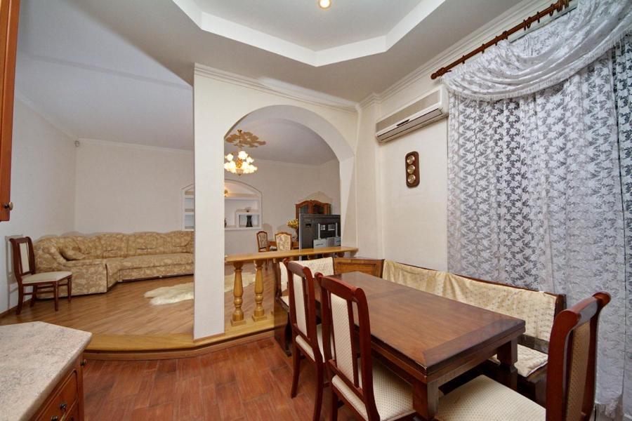 קייב Apartments On Besarabka מראה חיצוני תמונה