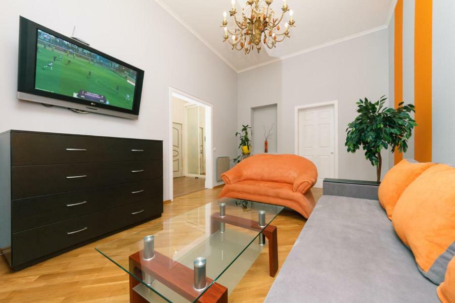 קייב Apartments On Besarabka מראה חיצוני תמונה